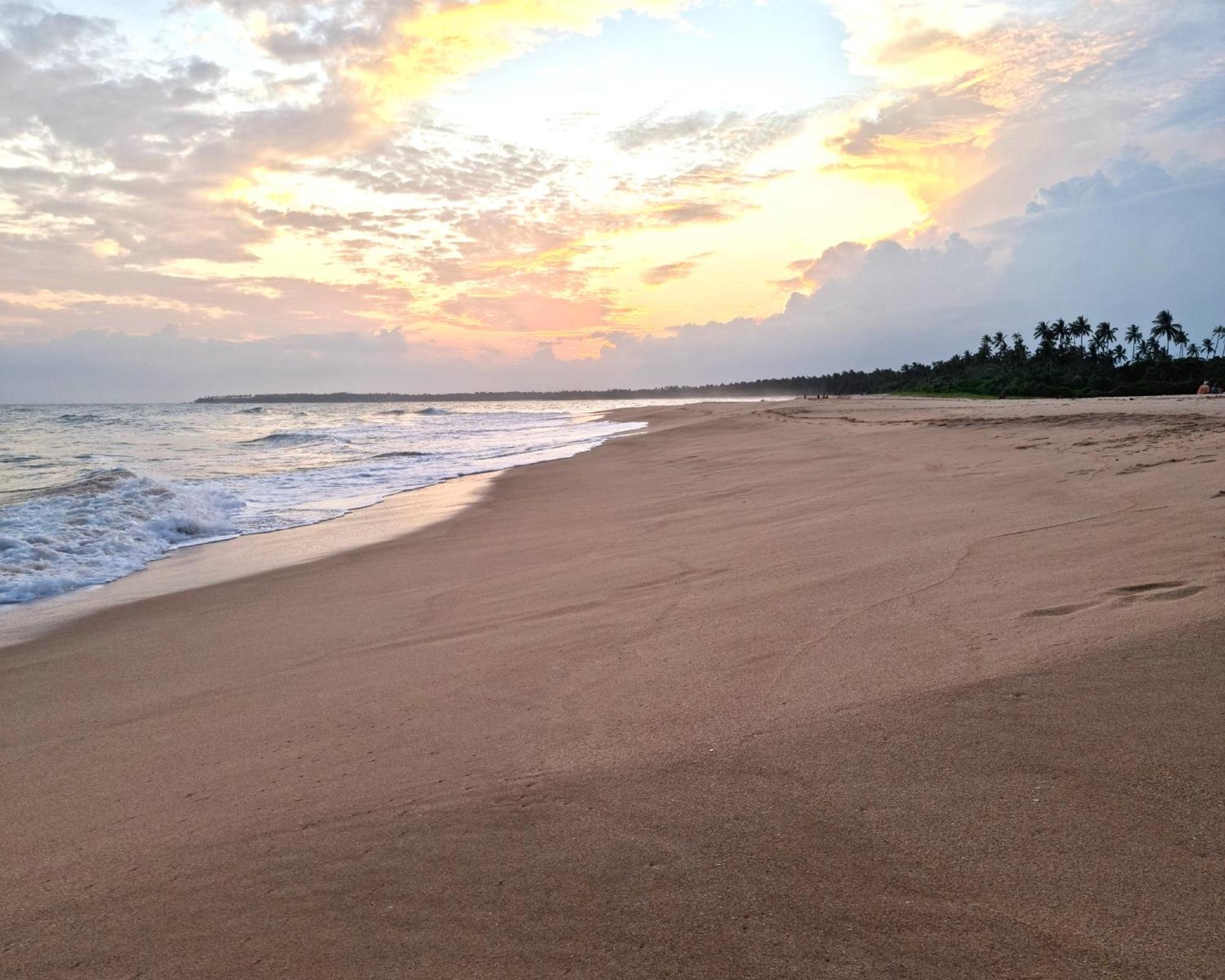 Arhimser Villa-Superb 4 Bedroom Beachfront For 8 In Ranna, Tangalle, Bb, Pool, Free Pick Up For 7 Night Stays Arriving Together, Serviced, Taxes Included المظهر الخارجي الصورة
